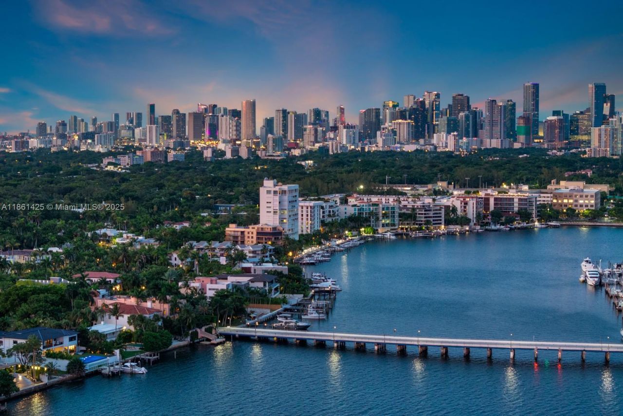1840 S Bayshore Ln, Miami, FL 33133 Photo