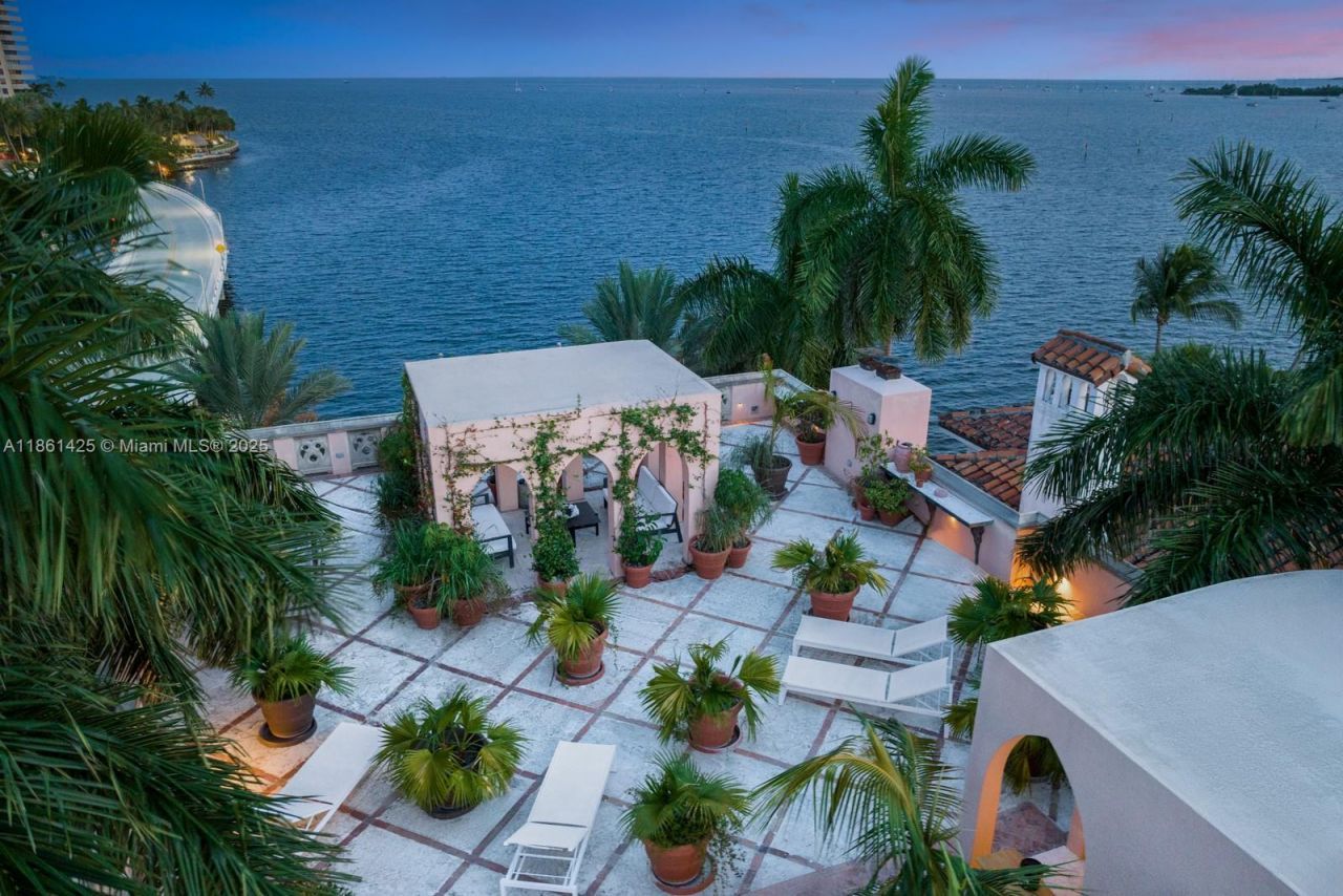 1840 S Bayshore Ln, Miami, FL 33133 Photo