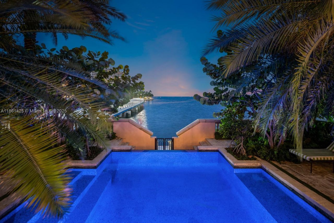 1840 S Bayshore Ln, Miami, FL 33133 Photo