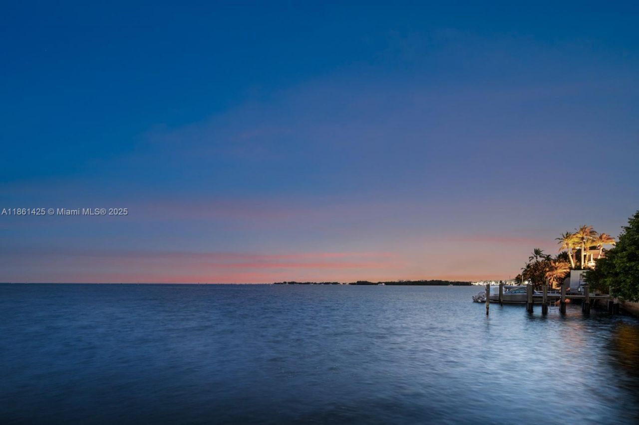 1840 S Bayshore Ln, Miami, FL 33133 Photo