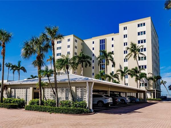 2885 Gulf Shore BLVD N, Unit 302, NAPLES, FL 34103