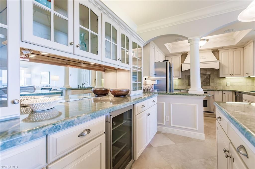 2885 Gulf Shore Blvd N, Unit 302, Naples, FL 34103 Photo