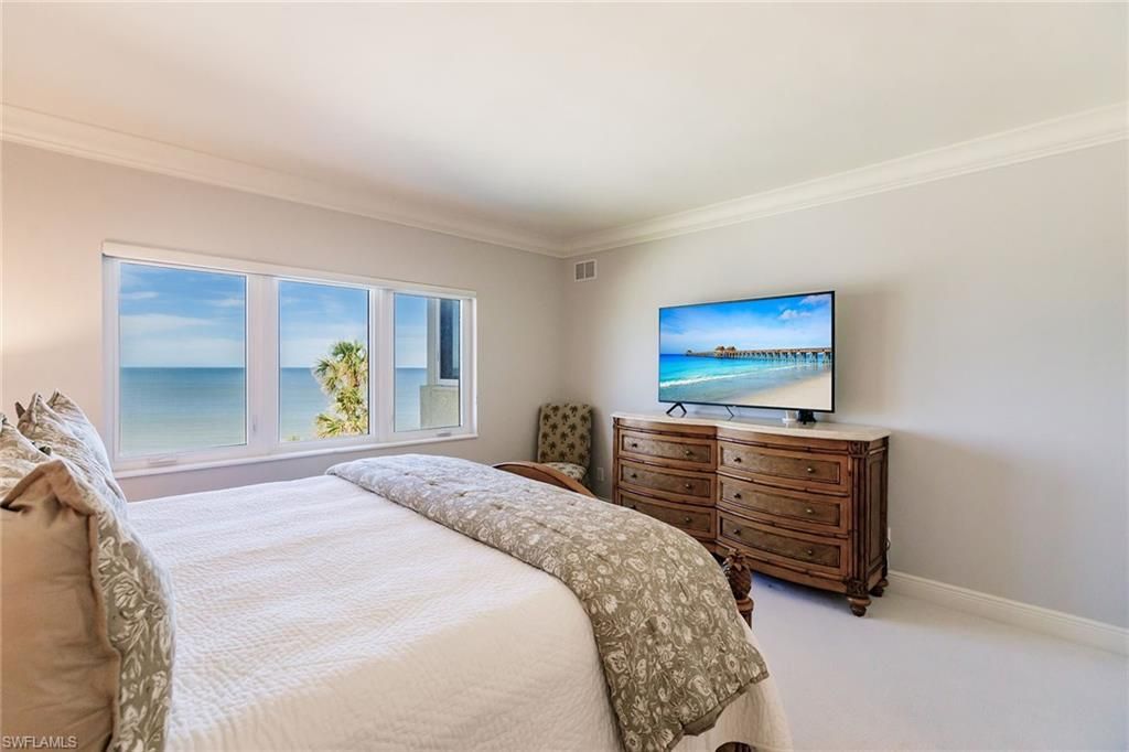 2885 Gulf Shore Blvd N, Unit 302, Naples, FL 34103 Photo