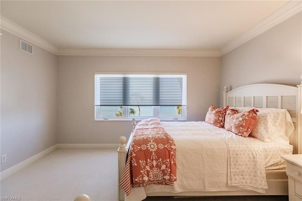 2885 Gulf Shore Blvd N, Unit 302, Naples, FL 34103 Photo