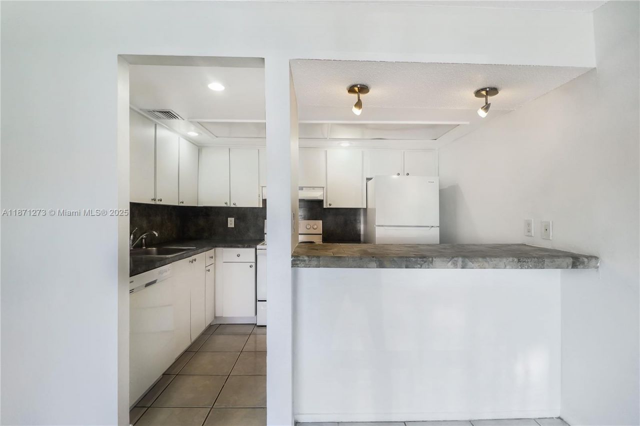 10511 SW 108th Ave, Unit 185, Miami, FL 33176 Photo