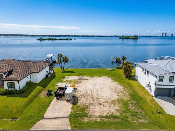 2053 Club House RD , NORTH FORT MYERS, FL 33917