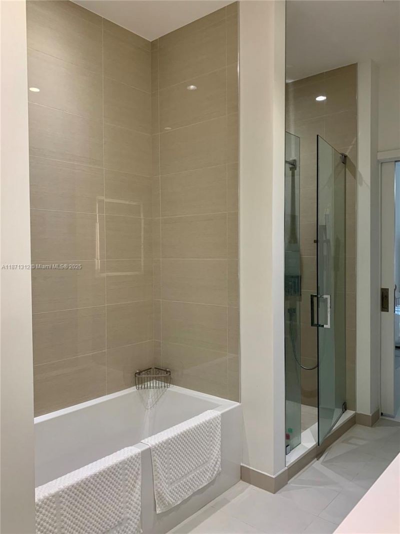 851 NE 1 Ave, Unit 502, Miami, FL 33132 Photo