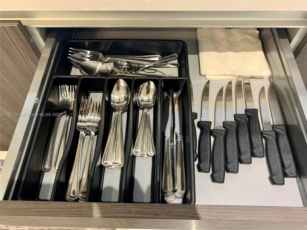 851 NE 1 Ave, Unit 502, Miami, FL 33132 Photo