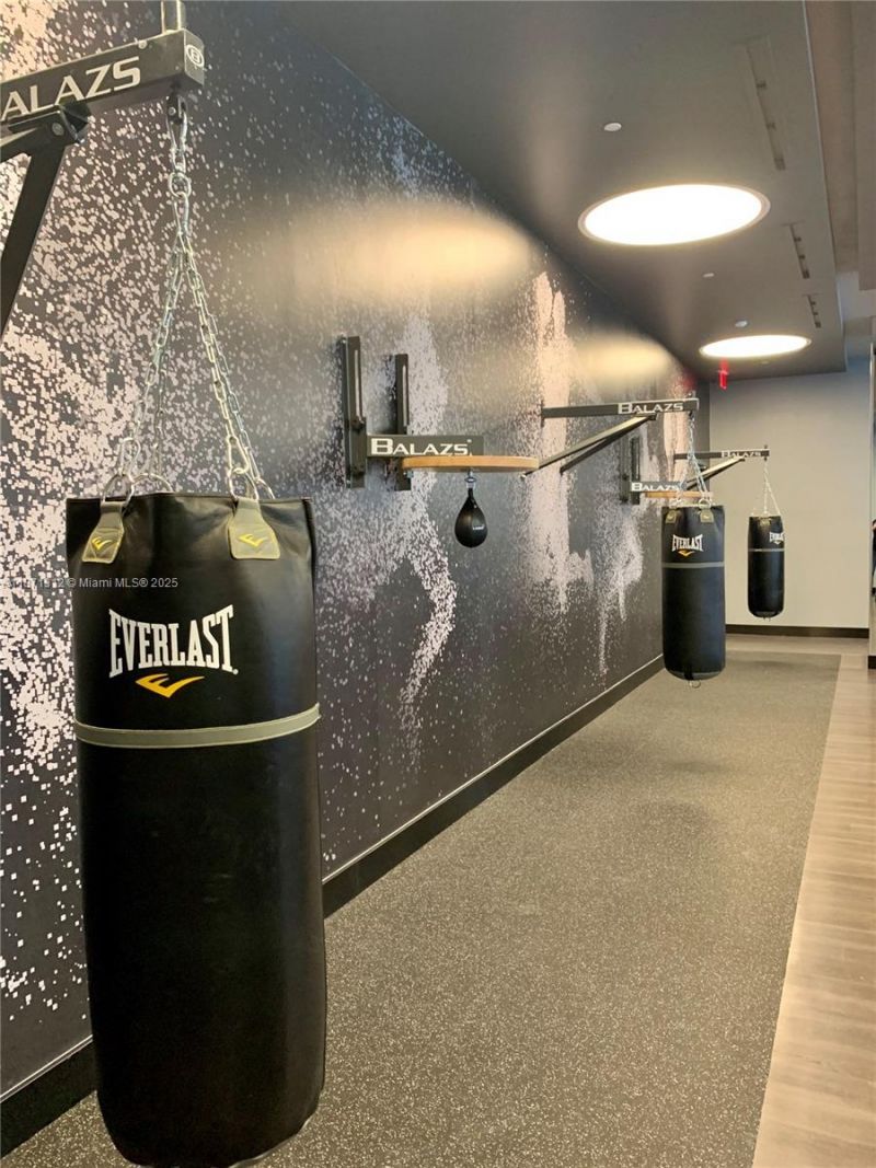 851 NE 1 Ave, Unit 502, Miami, FL 33132 Photo