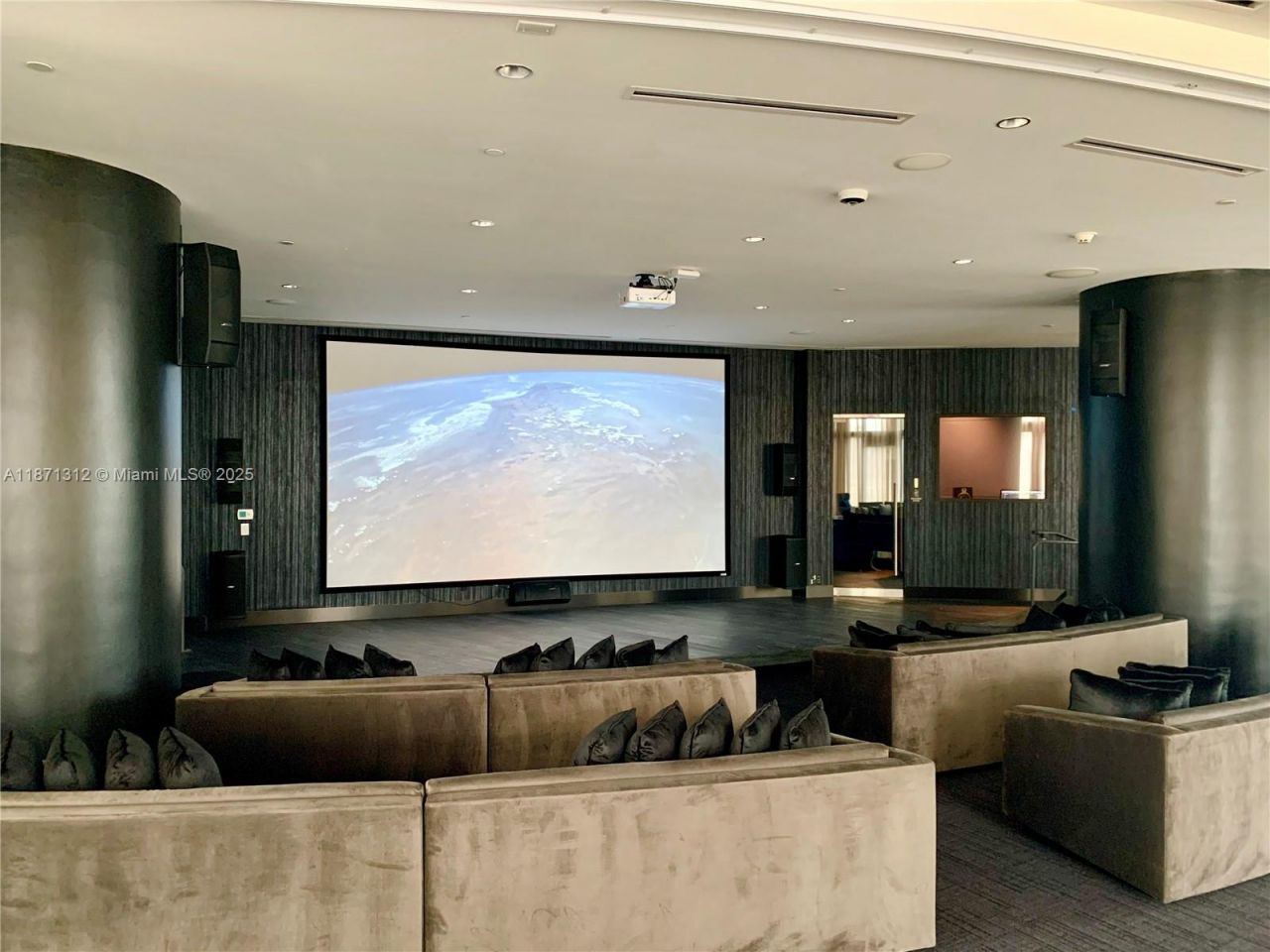 851 NE 1 Ave, Unit 502, Miami, FL 33132 Photo