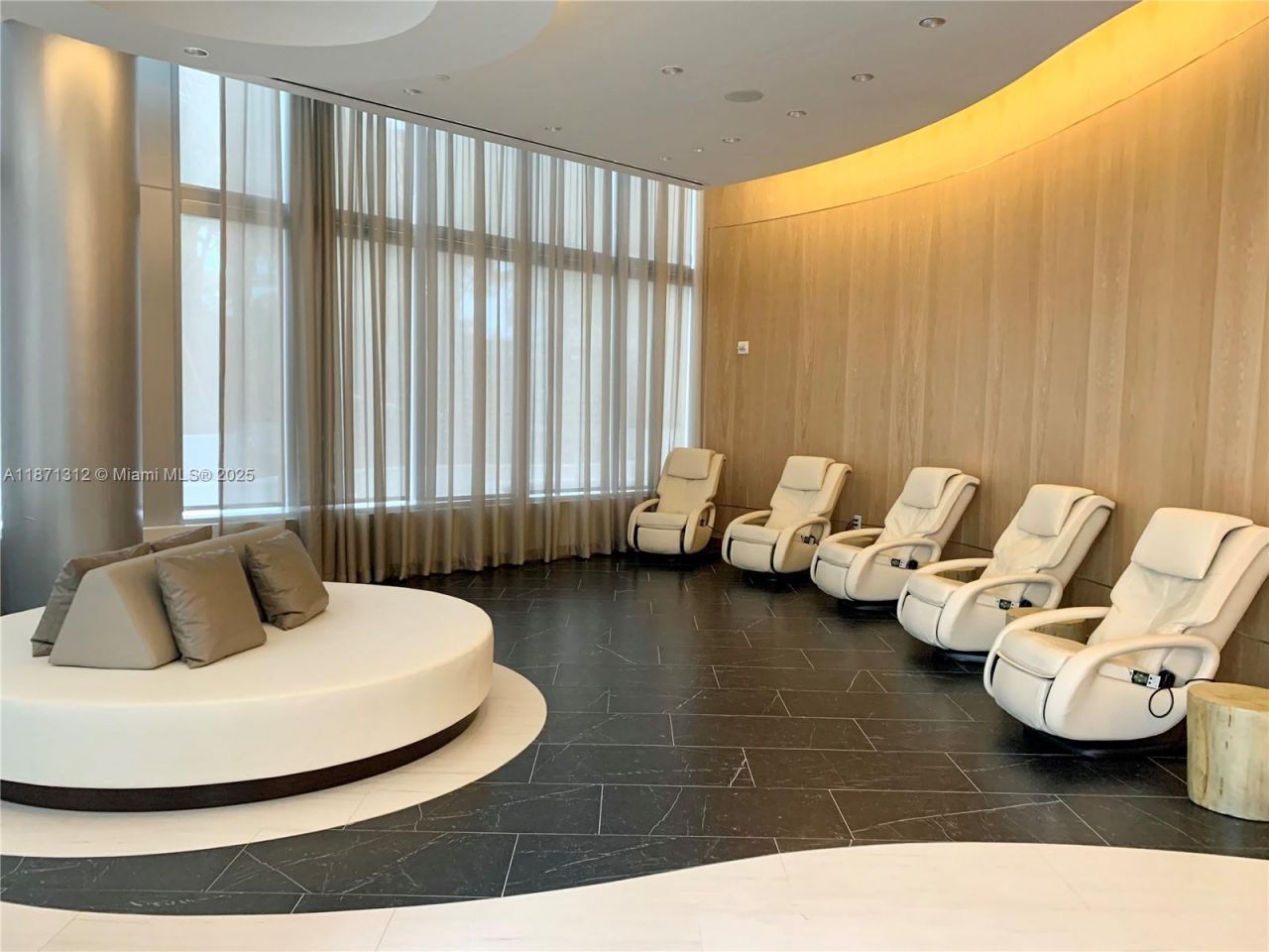 851 NE 1 Ave, Unit 502, Miami, FL 33132 Photo