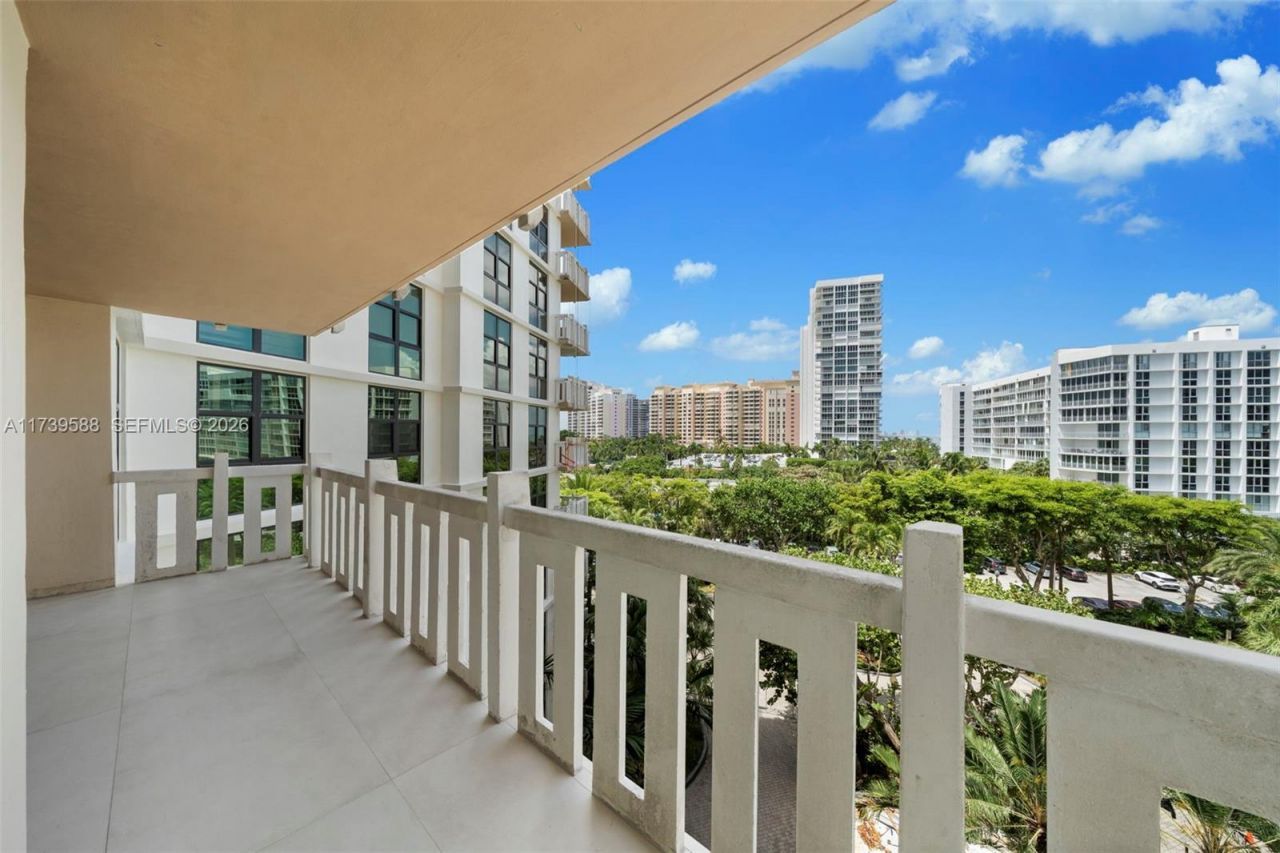1121 Crandon Blvd, Unit E503, Key Biscayne, FL 33149 Photo