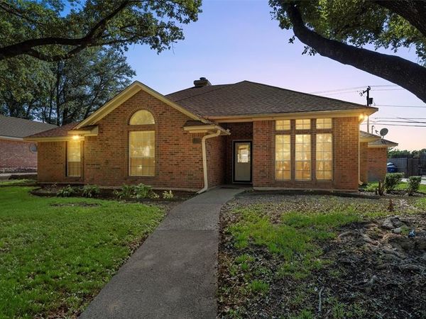 416 Meadow Mountain Drive, Waco, TX 76712