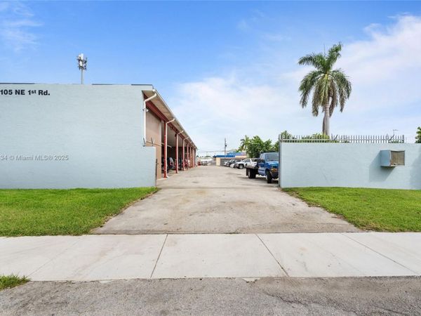 105 NE 1st Rd, Homestead, FL 33030