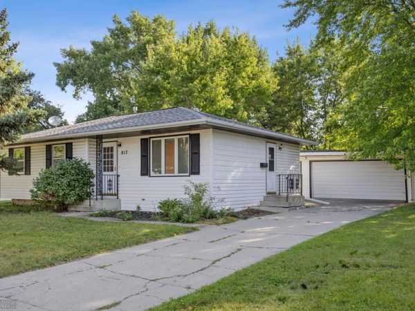 817 30th Street N, Fargo, ND 58102