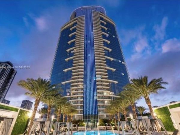 851 NE 1 Ave, Unit 502, Miami, FL 33132