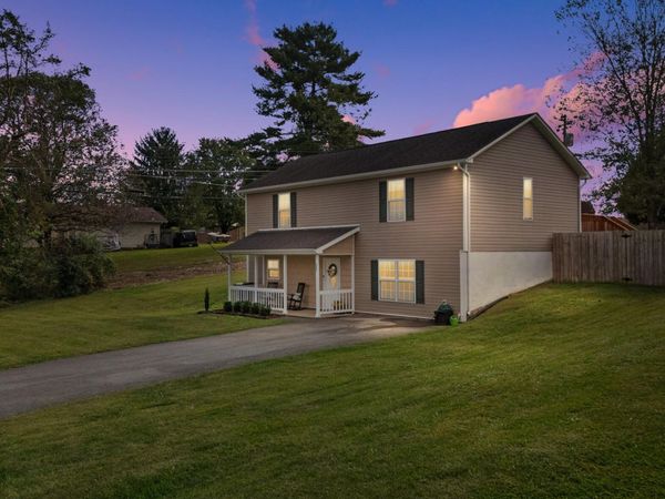 297 Parks Circle, Harrogate, TN 37752