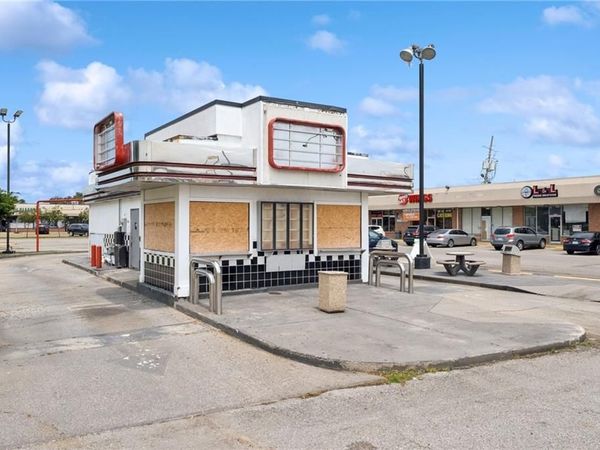 3102 LOYOLA Drive, Kenner, LA 70065