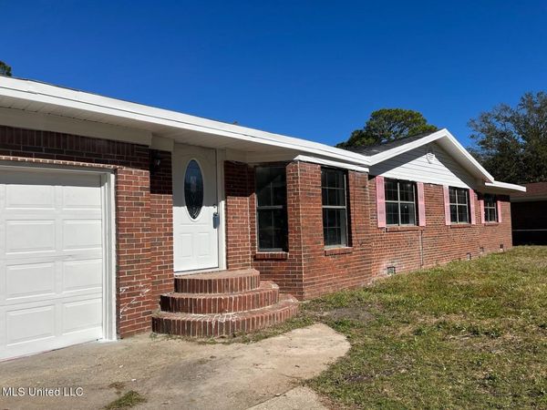 4831 Community Avenue, Moss Point, MS 39563