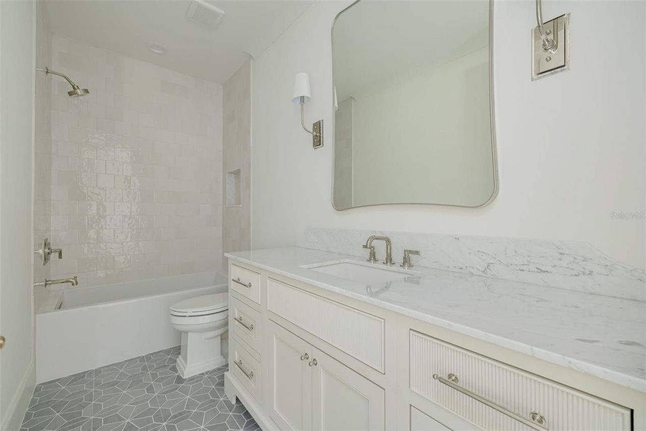 705 17th Avenue Ne, Saint Petersburg, FL 33704 Photo