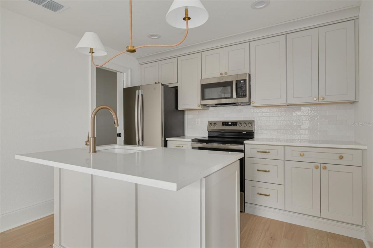 705 17th Avenue Ne, Saint Petersburg, FL 33704 Photo