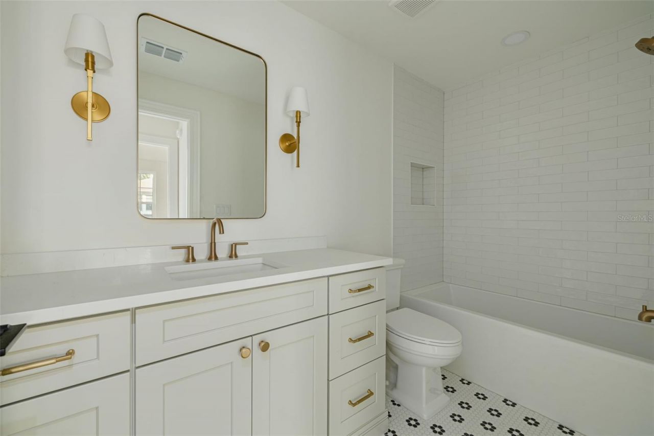 705 17th Avenue Ne, Saint Petersburg, FL 33704 Photo