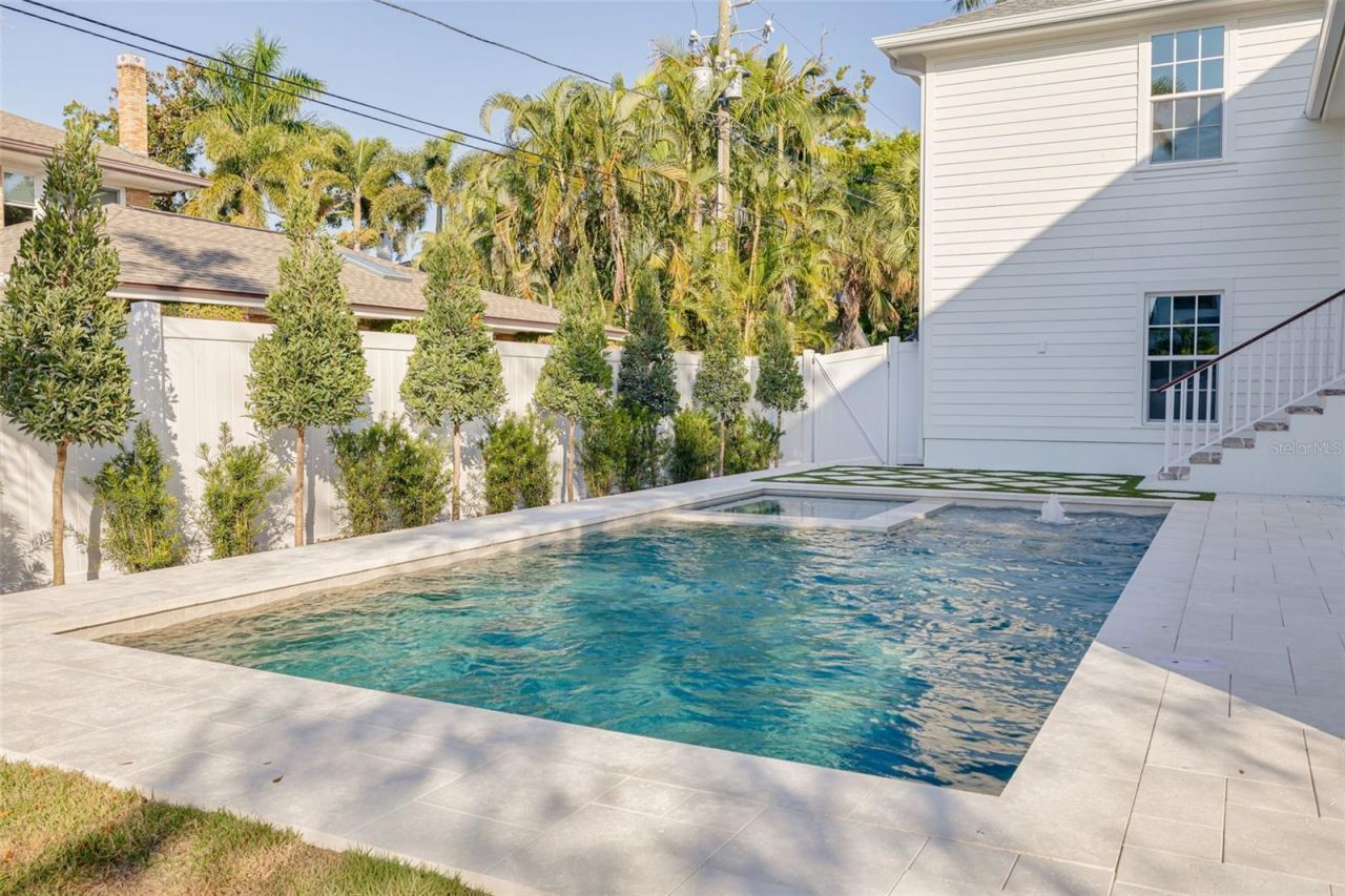 705 17th Avenue Ne, Saint Petersburg, FL 33704 Photo