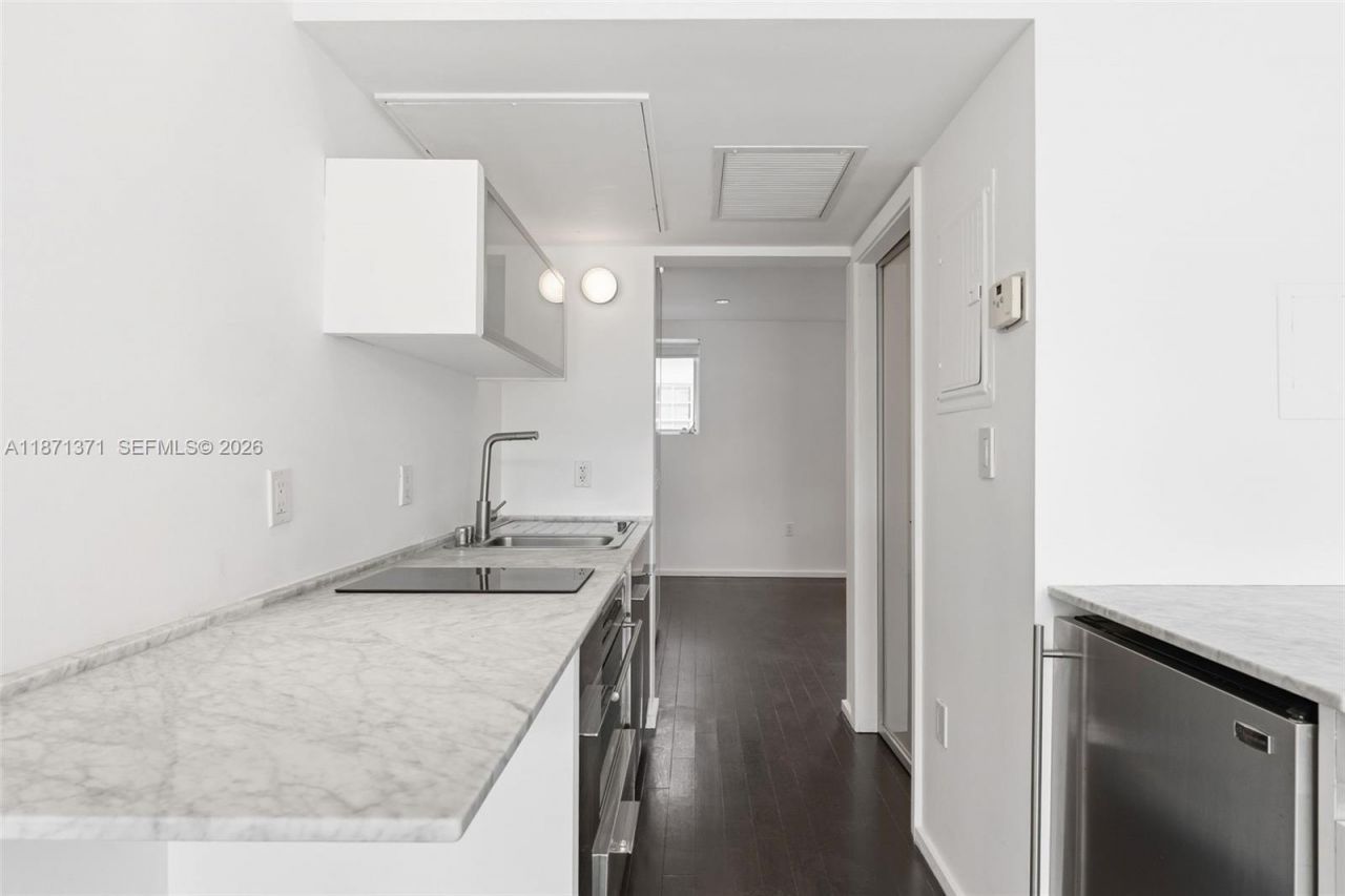 1601 West Ave, Unit 210, Miami Beach, FL 33139 Photo