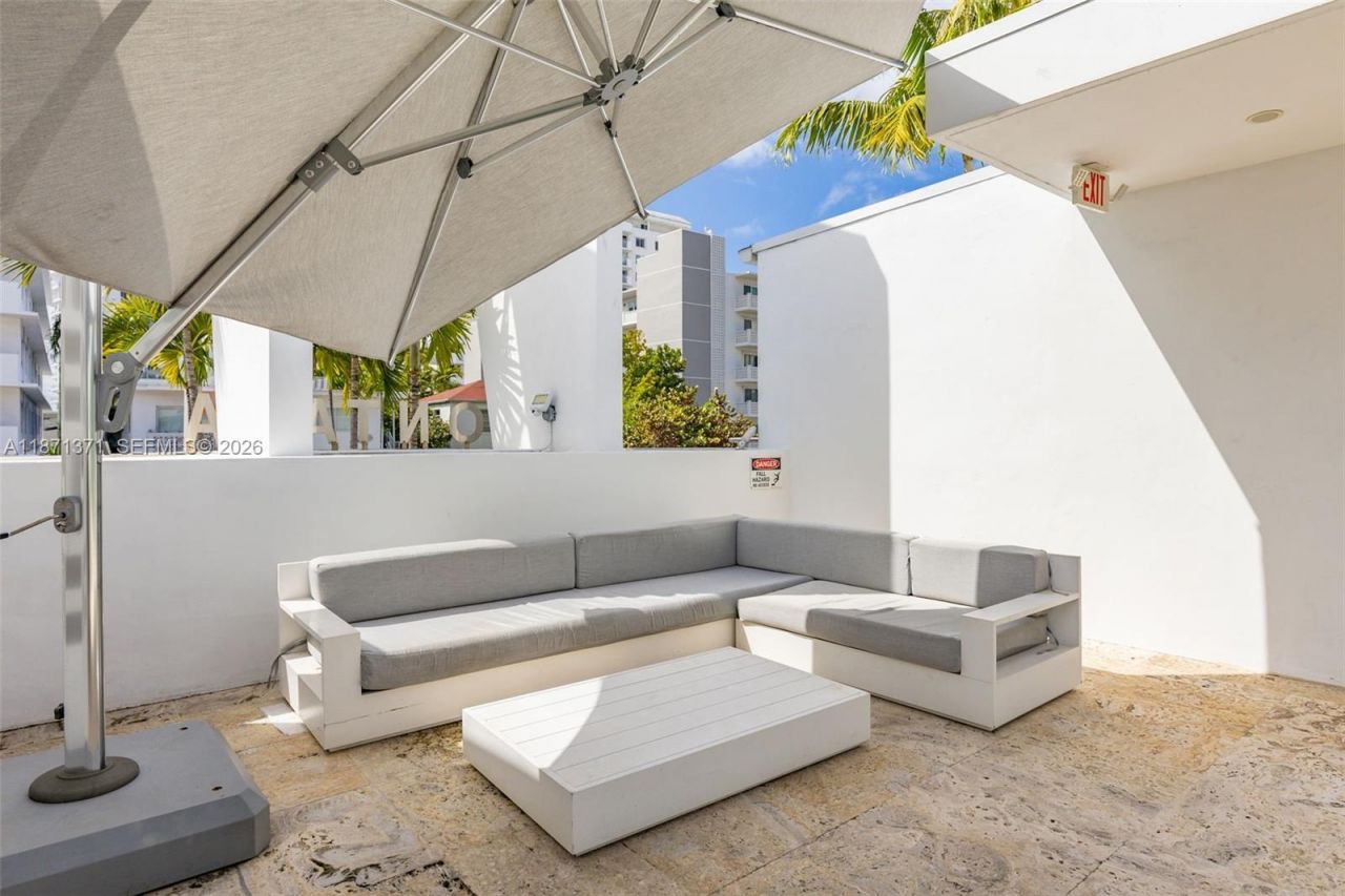 1601 West Ave, Unit 210, Miami Beach, FL 33139 Photo