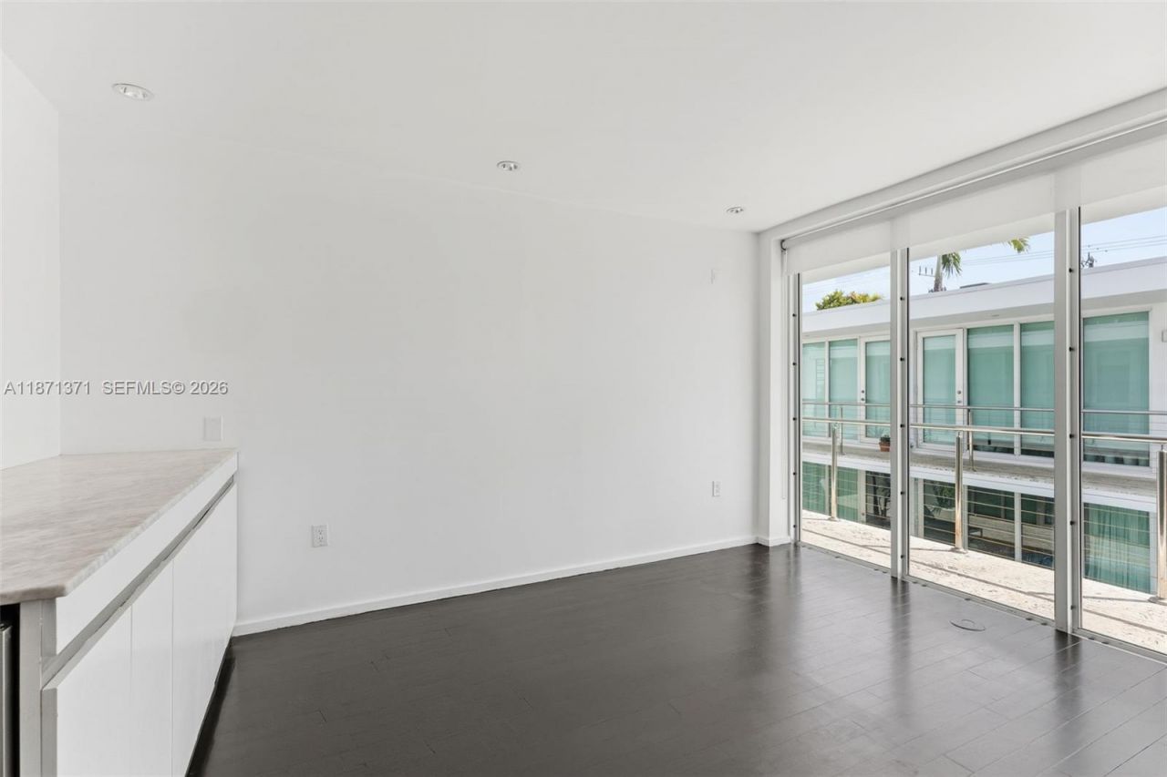 1601 West Ave, Unit 210, Miami Beach, FL 33139 Photo