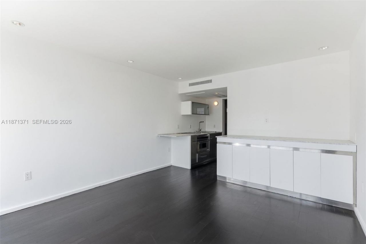 1601 West Ave, Unit 210, Miami Beach, FL 33139 Photo