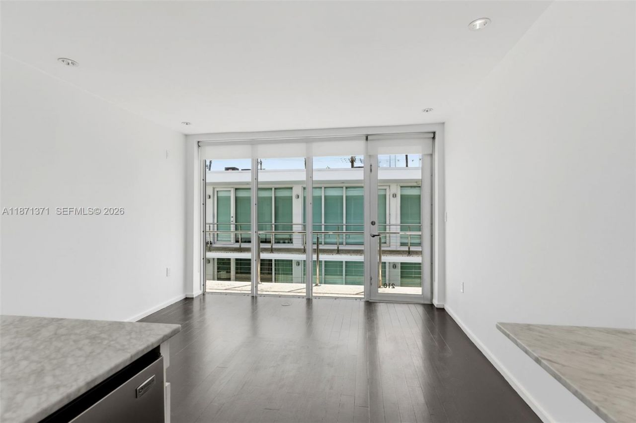 1601 West Ave, Unit 210, Miami Beach, FL 33139 Photo