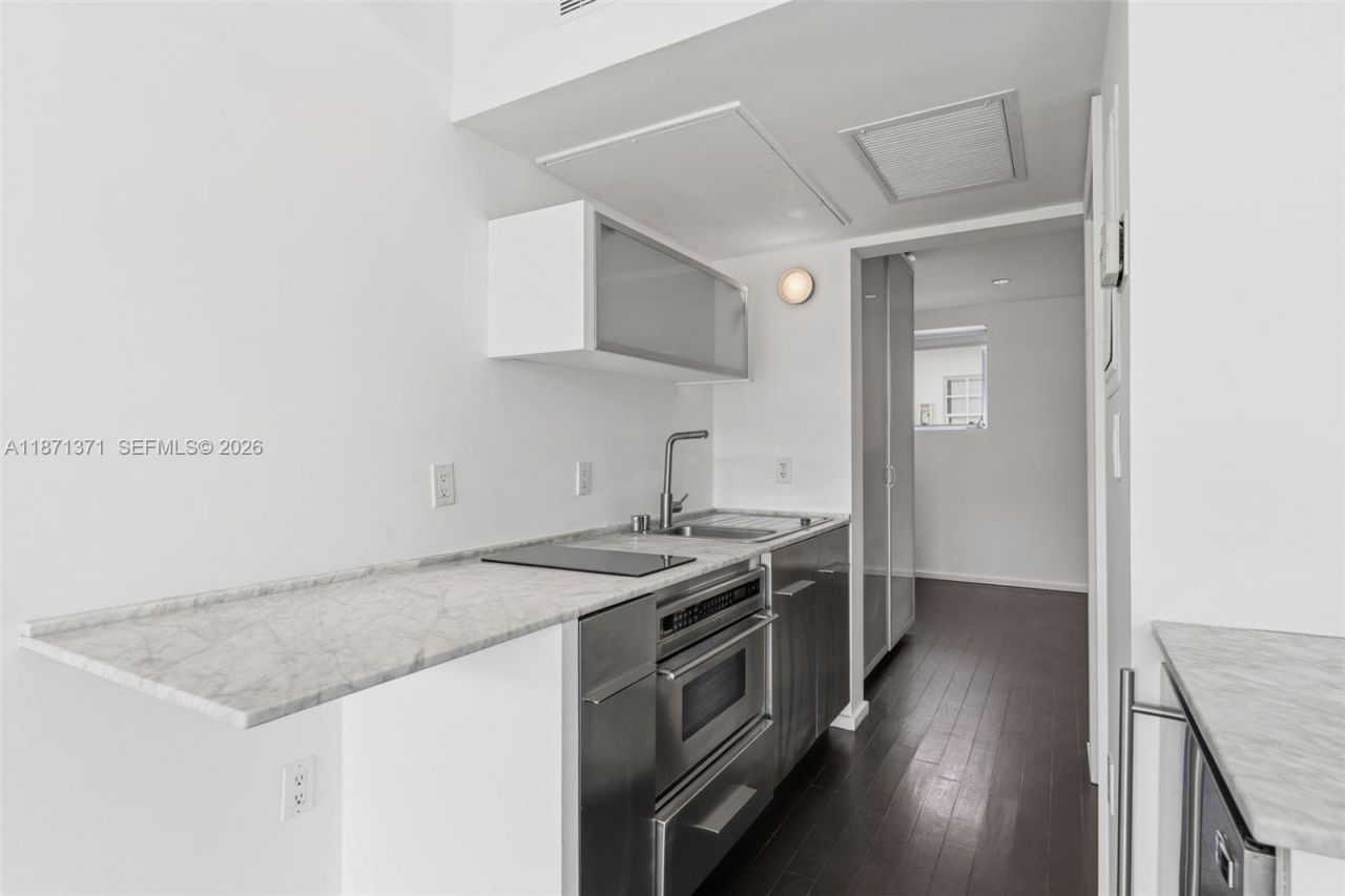 1601 West Ave, Unit 210, Miami Beach, FL 33139 Photo