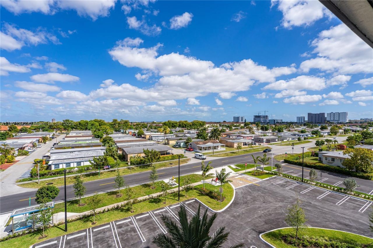 400 NW 112th Ave, Unit 818, Sweetwater, FL 33172 Photo