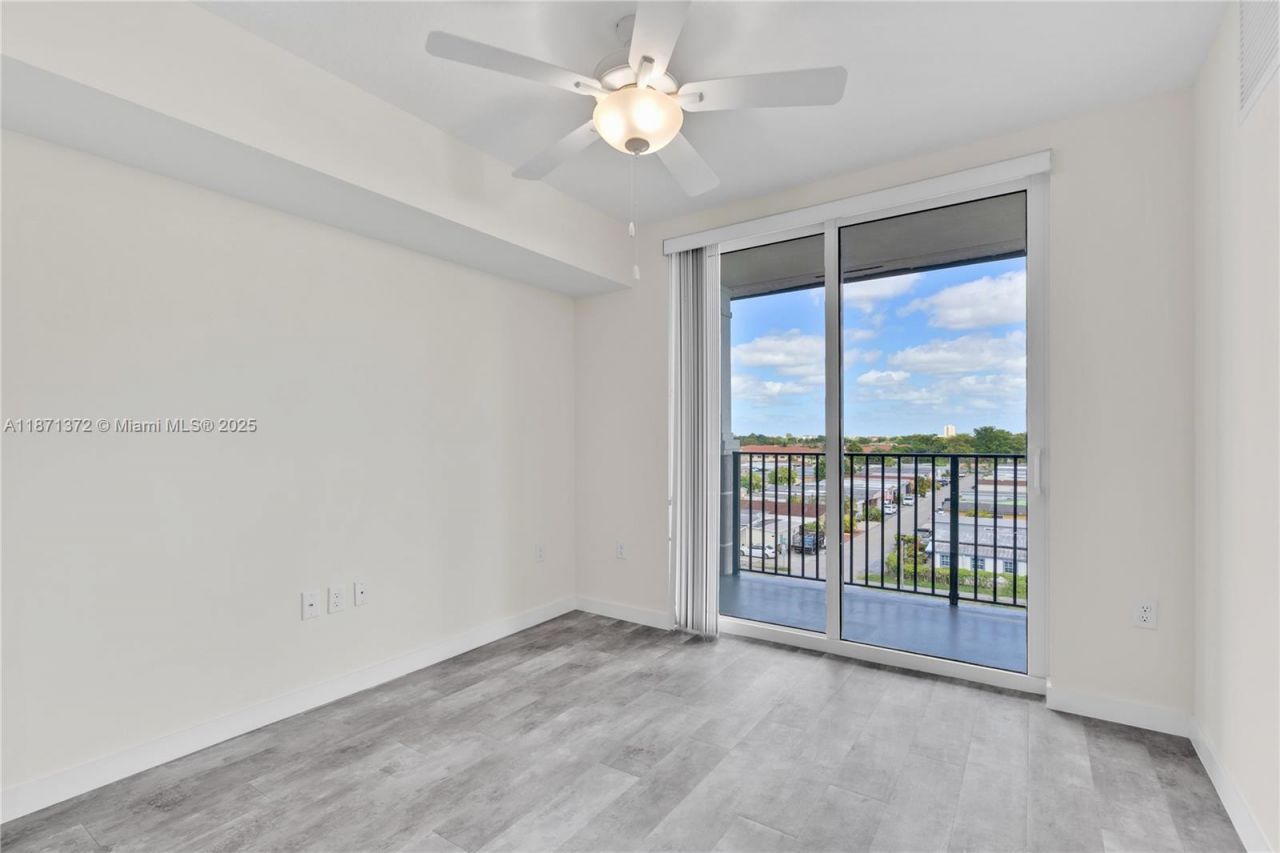 400 NW 112th Ave, Unit 818, Sweetwater, FL 33172 Photo