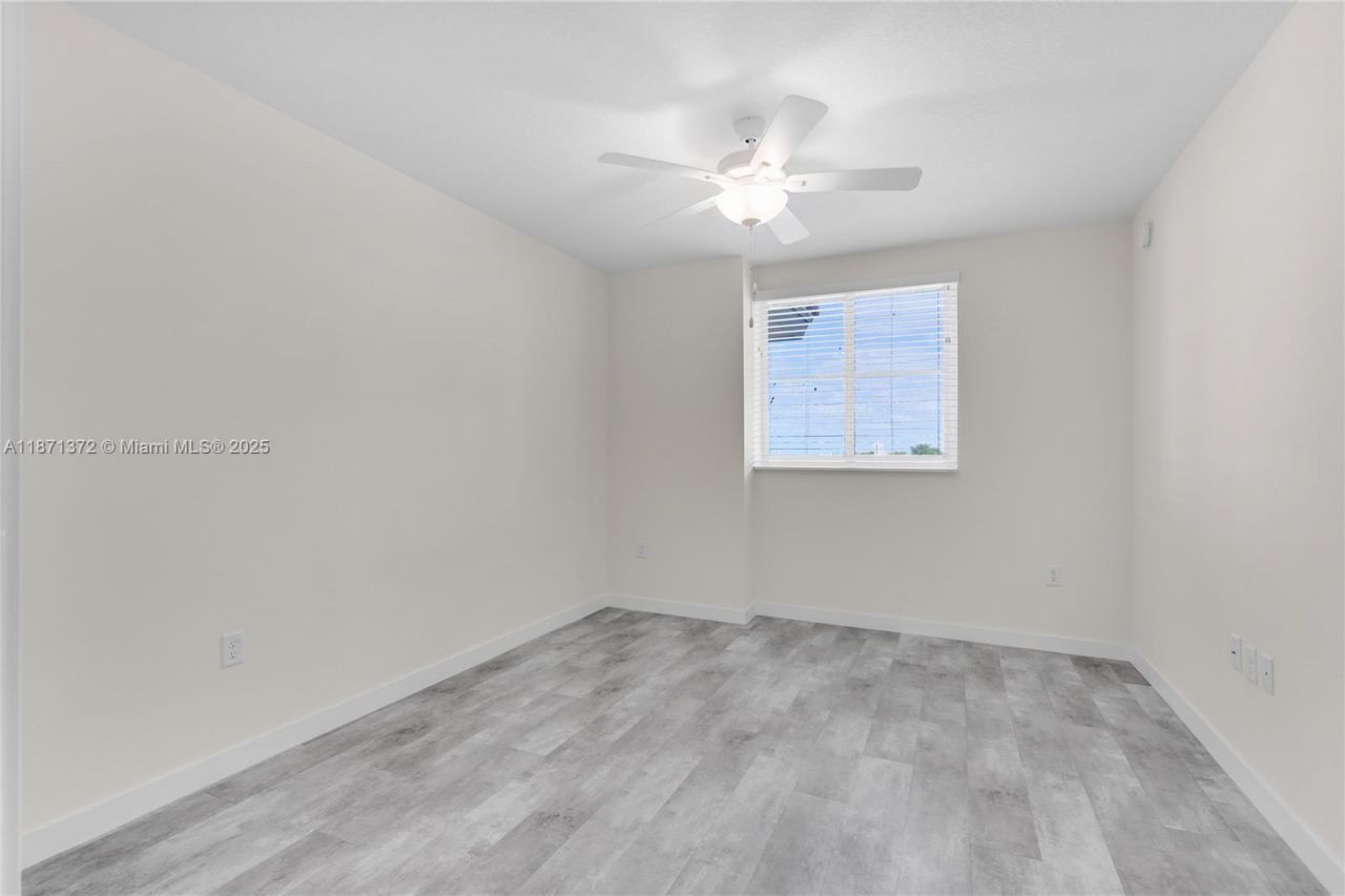 400 NW 112th Ave, Unit 818, Sweetwater, FL 33172 Photo
