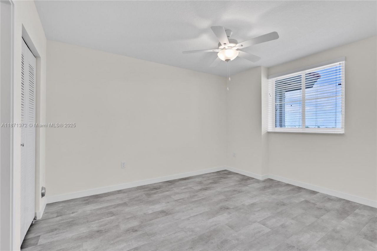 400 NW 112th Ave, Unit 818, Sweetwater, FL 33172 Photo