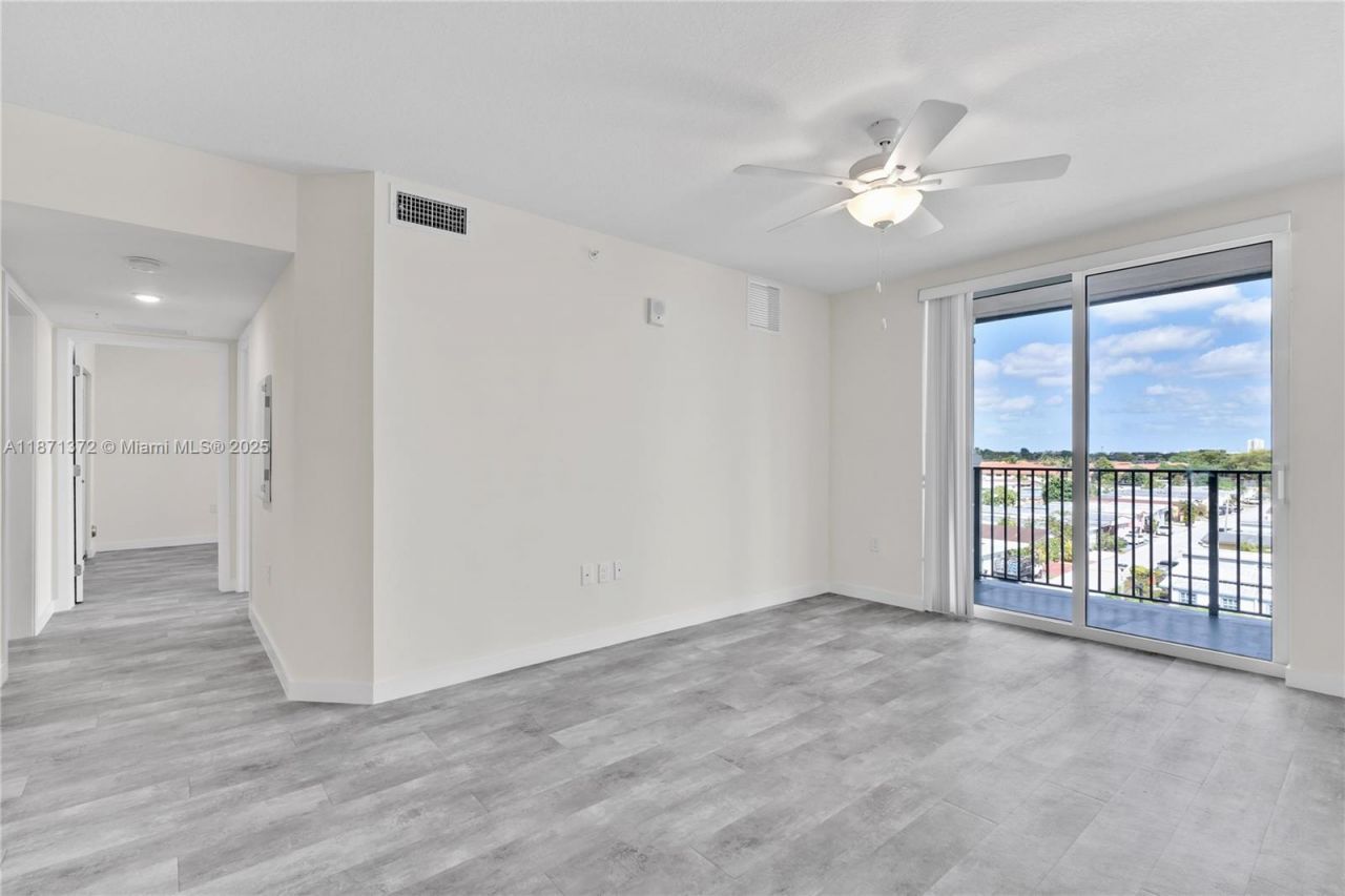 400 NW 112th Ave, Unit 818, Sweetwater, FL 33172 Photo