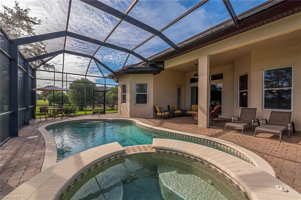 7812 Valencia Ct, Naples, FL 34113 Photo