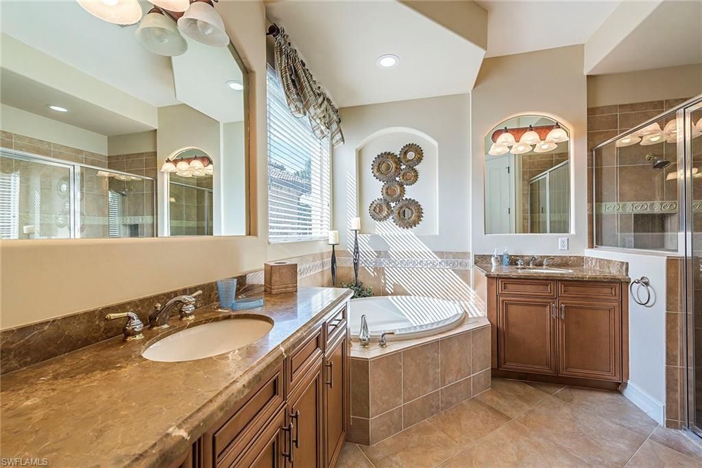 7812 Valencia Ct, Naples, FL 34113 Photo