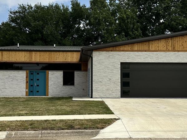 330 N 6th Street, Oskaloosa, IA 52577