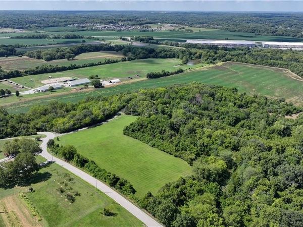 21708 E Eureka Road, Independence, MO 64057