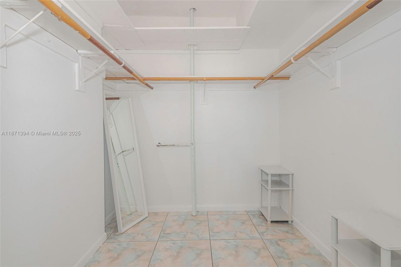 3181 S Ocean Dr, Unit 302, Hallandale Beach, FL 33009 Photo