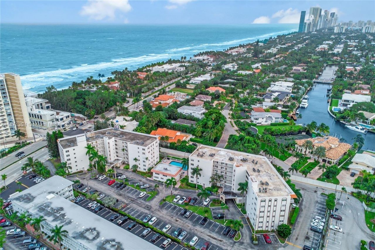 3181 S Ocean Dr, Unit 302, Hallandale Beach, FL 33009 Photo