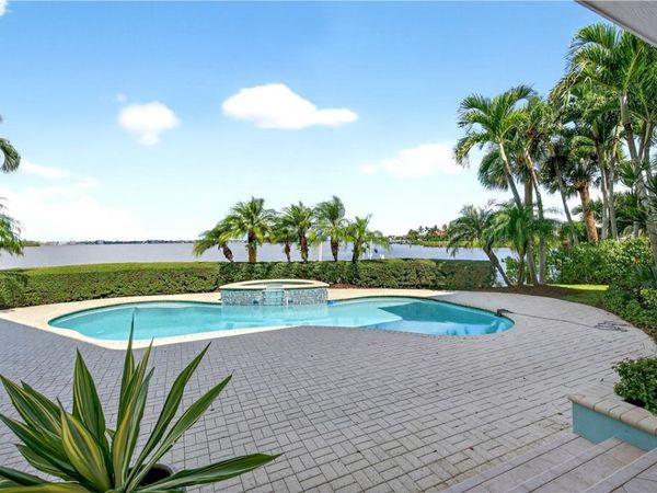 505 Tulip Lane, Vero Beach, FL 32963