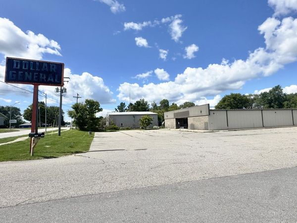 1381 E Main Street, Edmore, MI 48829