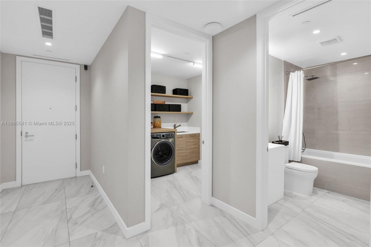 220 SE Mizner Blvd, Unit 414, Boca Raton, FL 33432 Photo