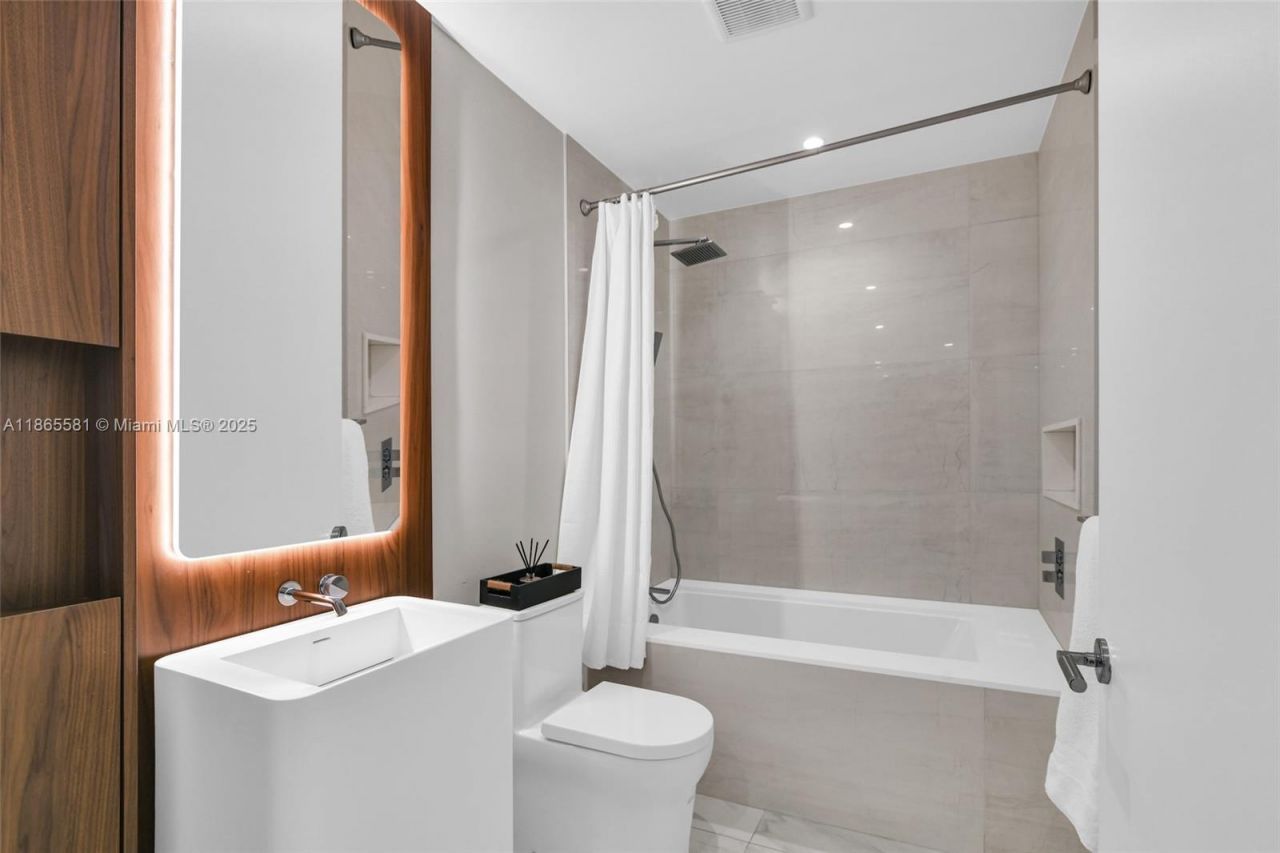 220 SE Mizner Blvd, Unit 414, Boca Raton, FL 33432 Photo