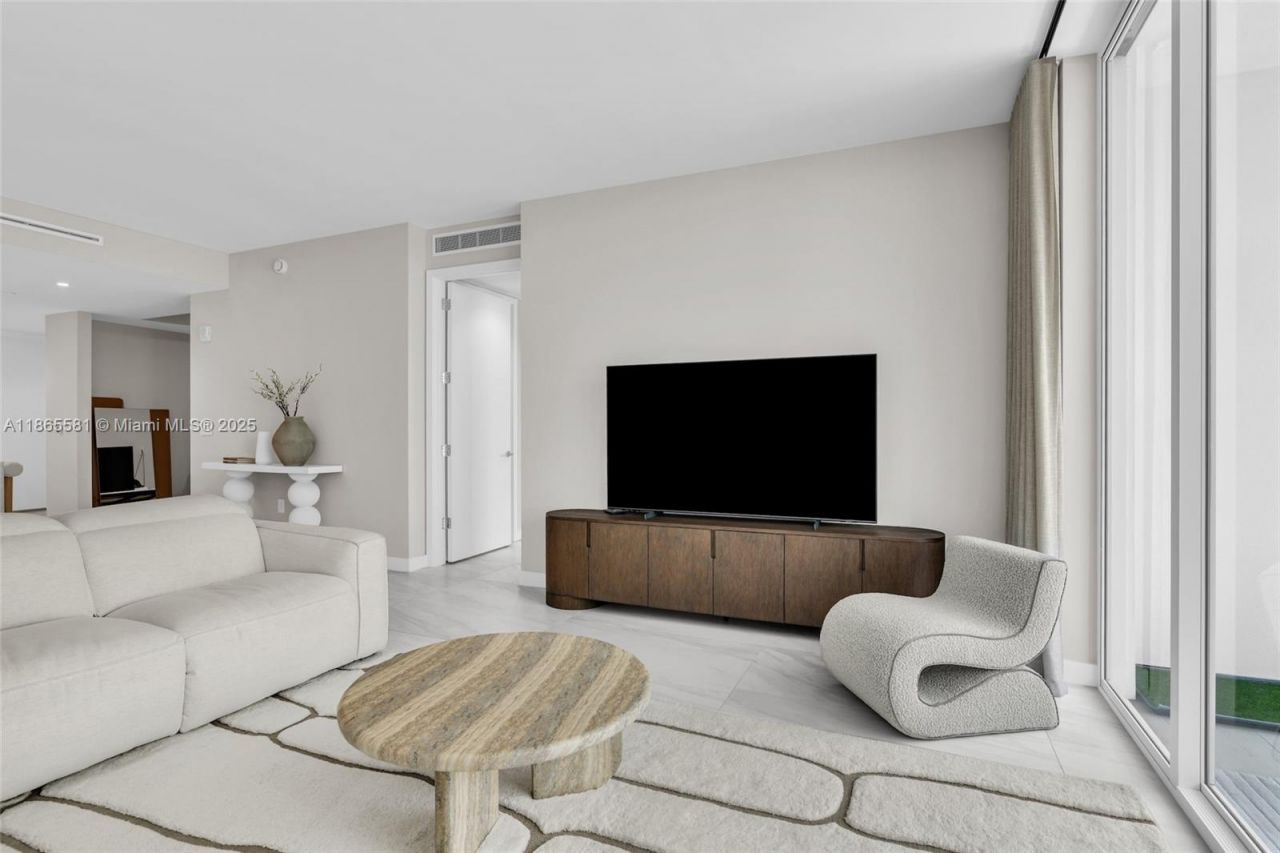 220 SE Mizner Blvd, Unit 414, Boca Raton, FL 33432 Photo