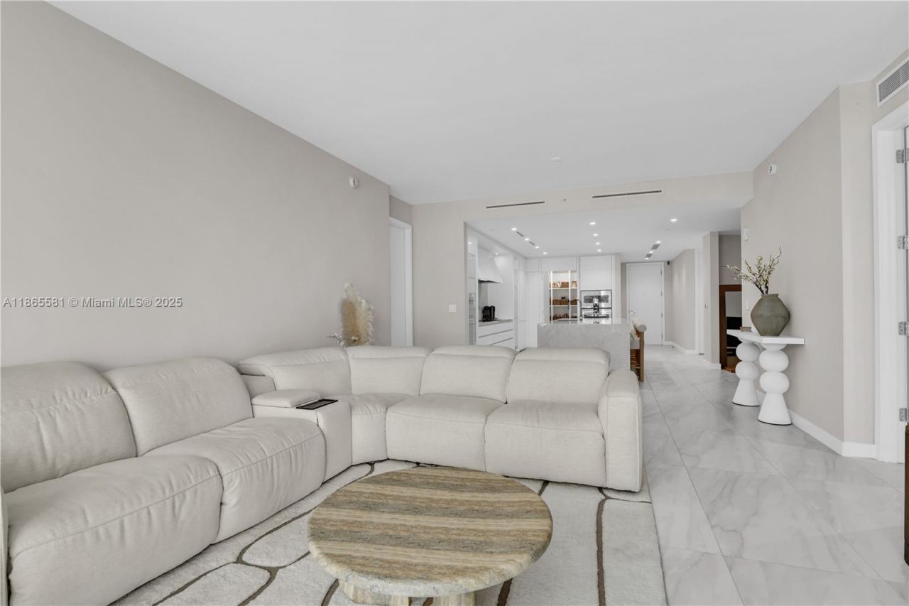 220 SE Mizner Blvd, Unit 414, Boca Raton, FL 33432 Photo